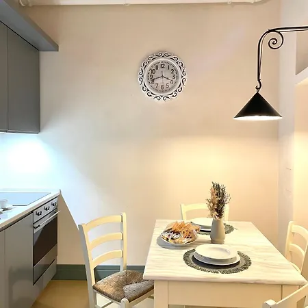 Corte D'oro Nel Centro Storico - Wi-fi & Netflix アパート