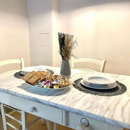 Corte D'oro Nel Centro Storico - Wi-fi & Netflix アパート レッチェ